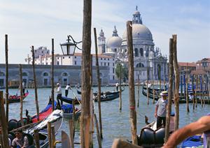 ご紹介したいのが亀山温泉ホテルです
